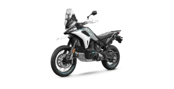 Renting CF MOTO 1000 MTX