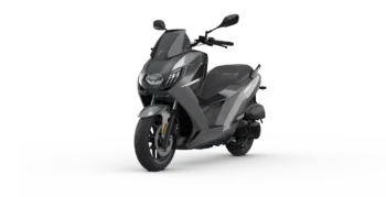 Renting PEUGEOT PULSION 125 EVO