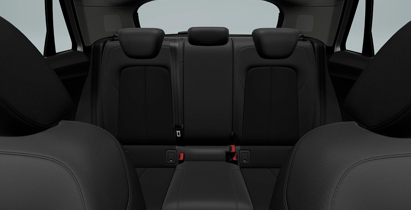 AUDI-Q2-Advanced-30-TDI-interior-trasera
