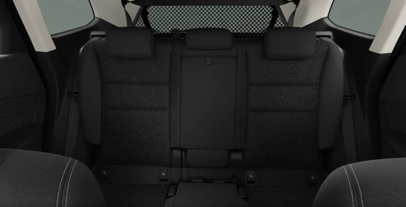 BMW-X1-sDrive-20i-interior-trasera
