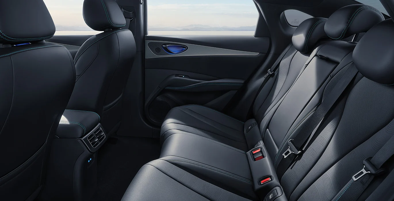 BYD-Seal-6-DM-I-Boost-interior-trasera