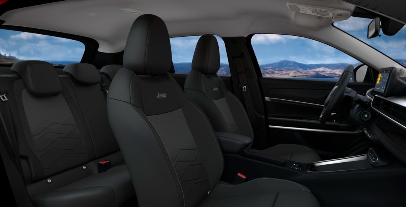 JEEP-AVENGER-MHEV-1.2-ALTITUDE-100CV-interior-trasera