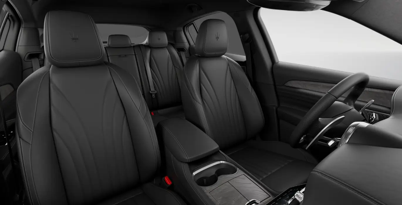 MASERATI-Grecale-L4-MHEV-300CV-AWD-interior-delantera-II