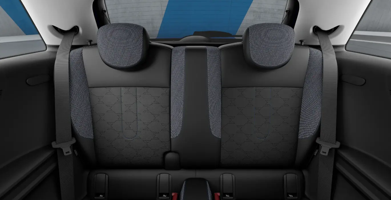 MINI-Cooper-C-115kW-interior-trasera