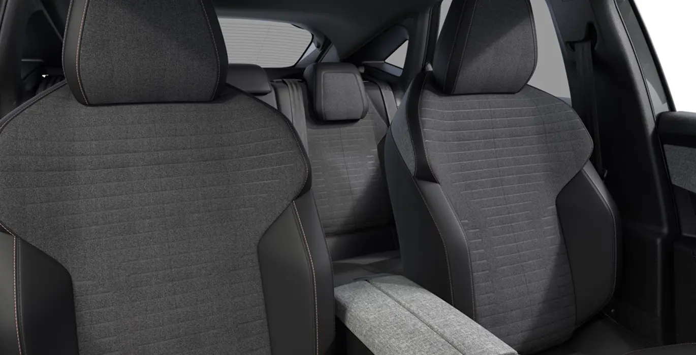 Peugeot-3008-Hybrid-1.2-100kW-Allure-interior-trasera