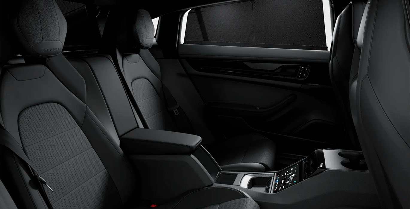 Porsche-Panamera-4-E-Hybrid-Executive-interior-trasera