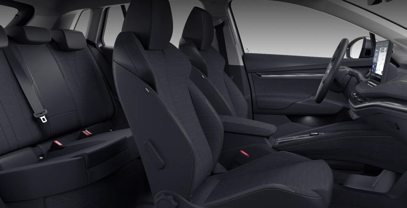 SKODA-Elroq-150kW-204CV-63kWh-interior-trasera
