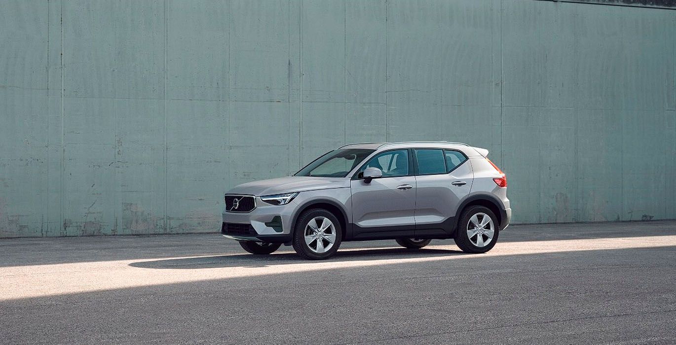 VOLVO-XC40-2.0-B3-G-Core-Auto-exterior-perfil-2