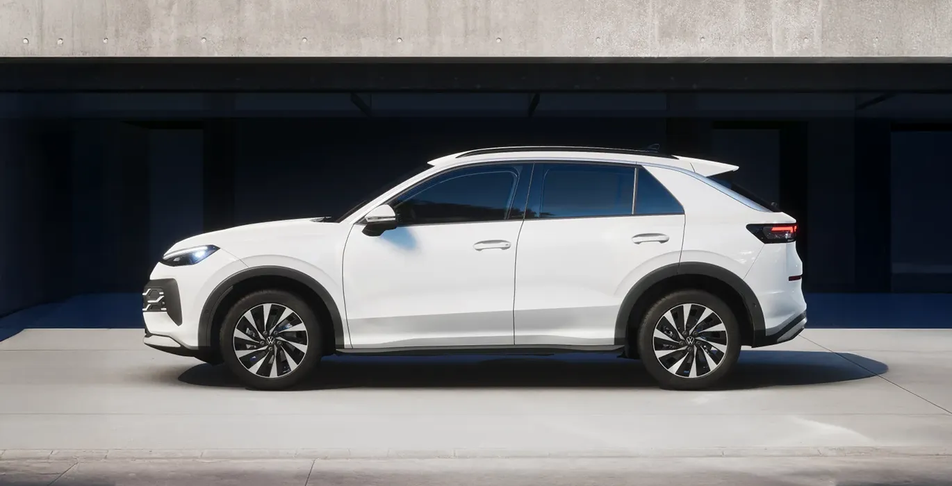 Volkswagen-T-ROC-Mas-1.5-eTSI-85kW-116CV-DSG-lateral